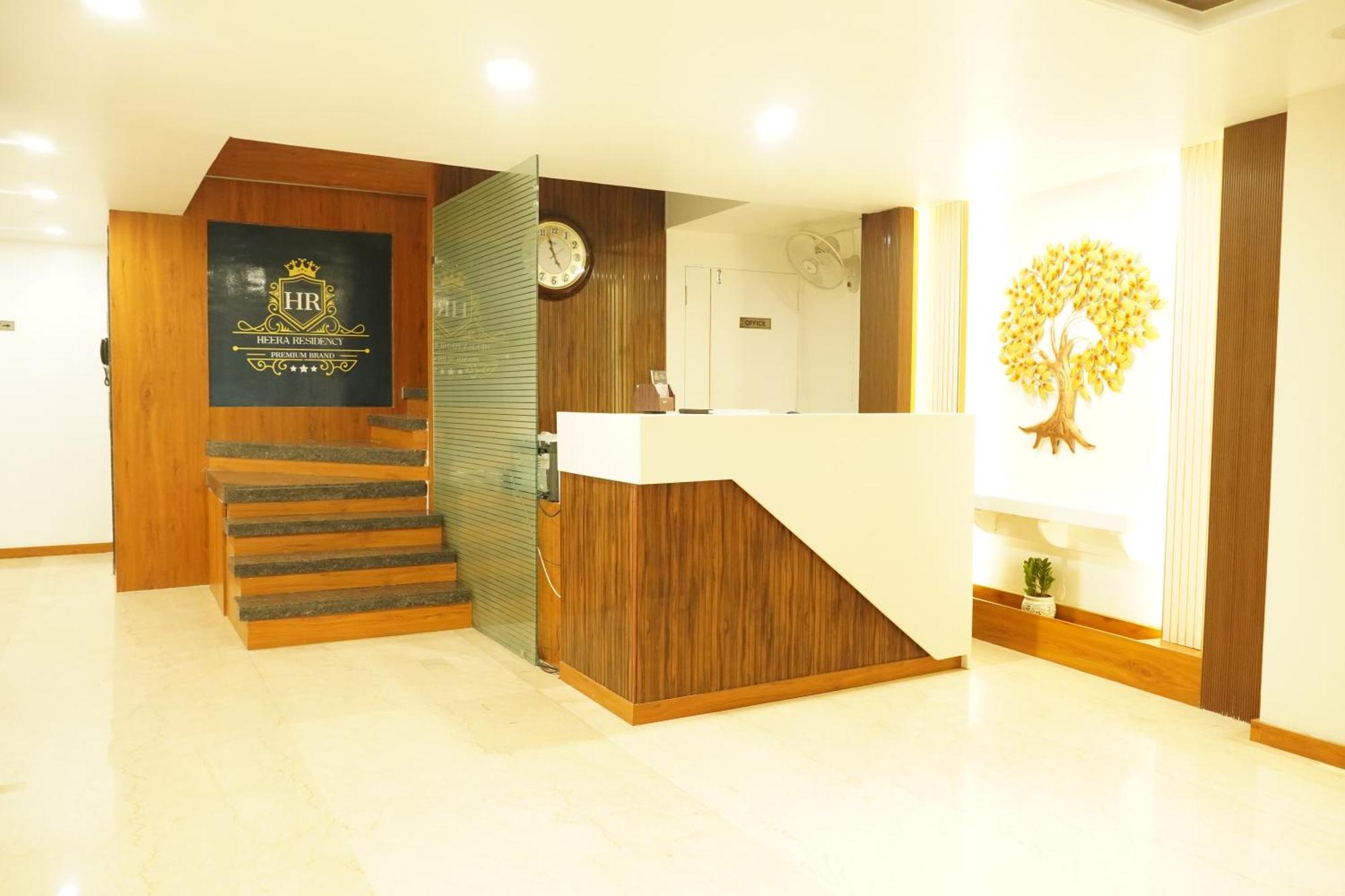 Hotel Eleven Heights Bhopal Exterior foto