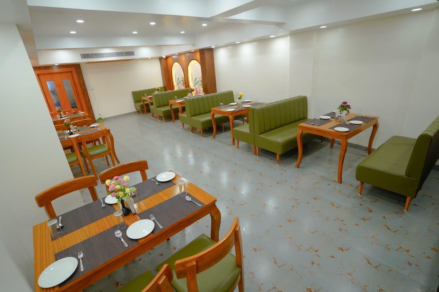 Hotel Eleven Heights Bhopal Exterior foto